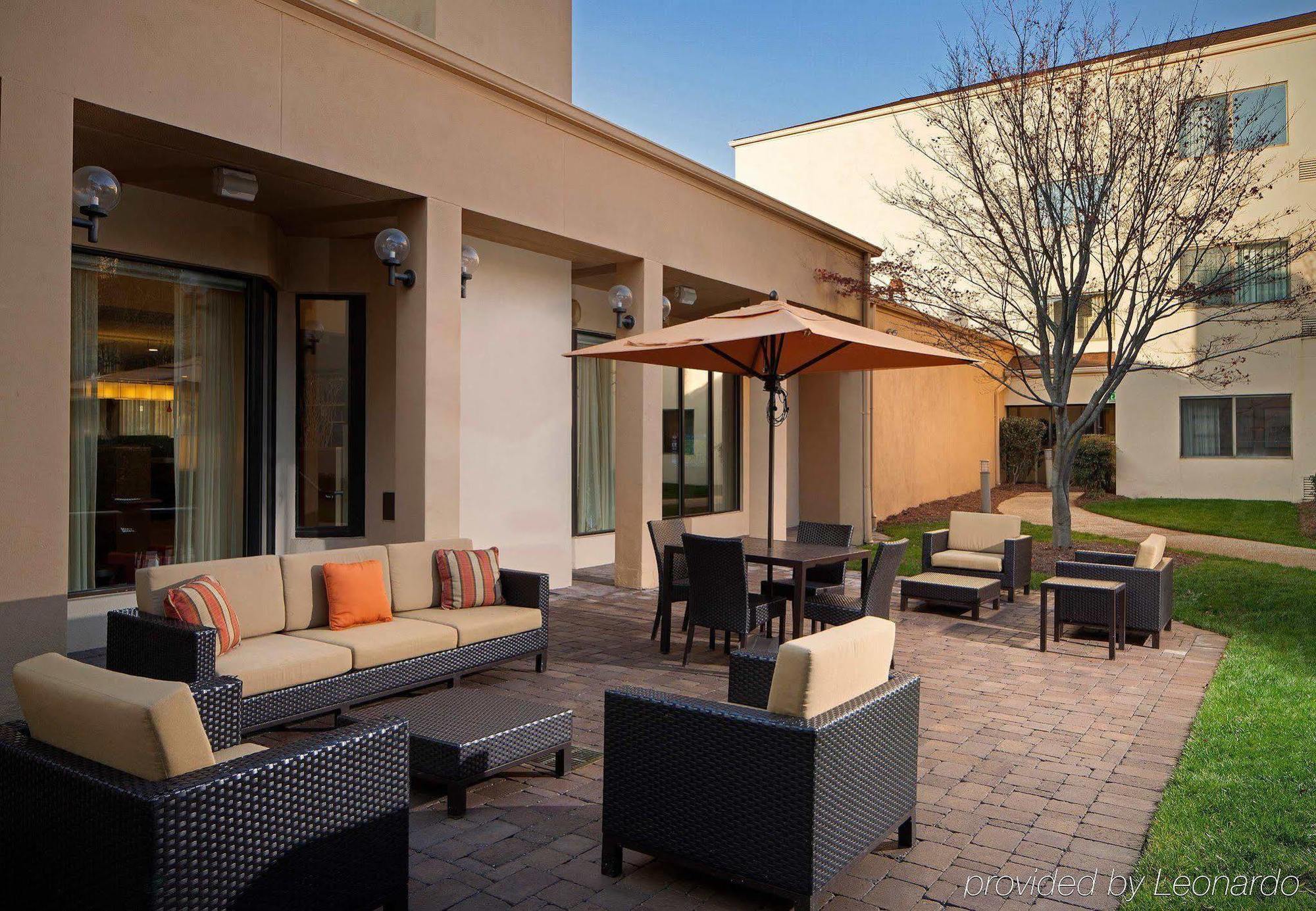 Hotel Courtyard Charlotte Arrowood Exterior foto